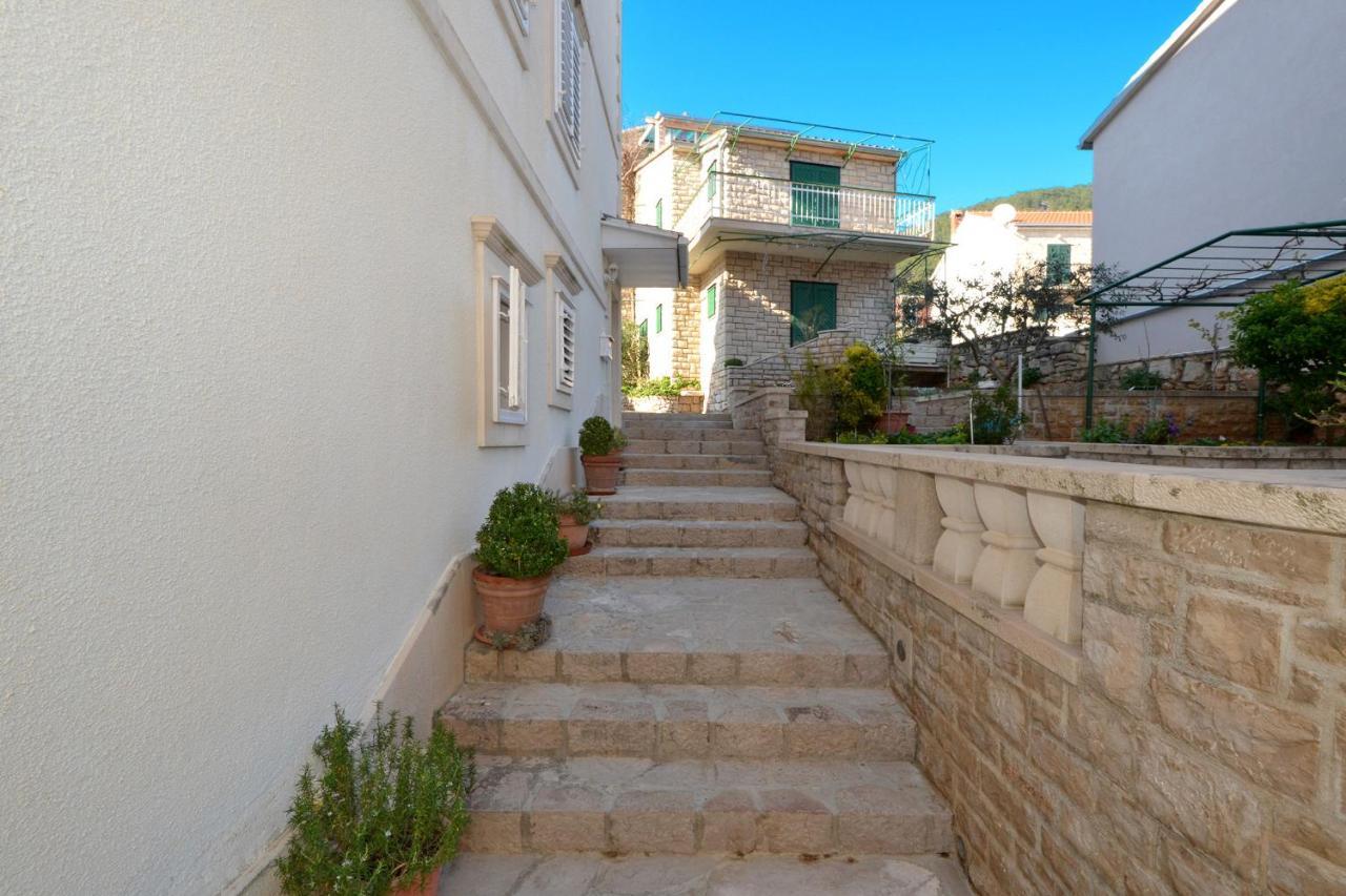 Apartments Newway Бол Экстерьер фото